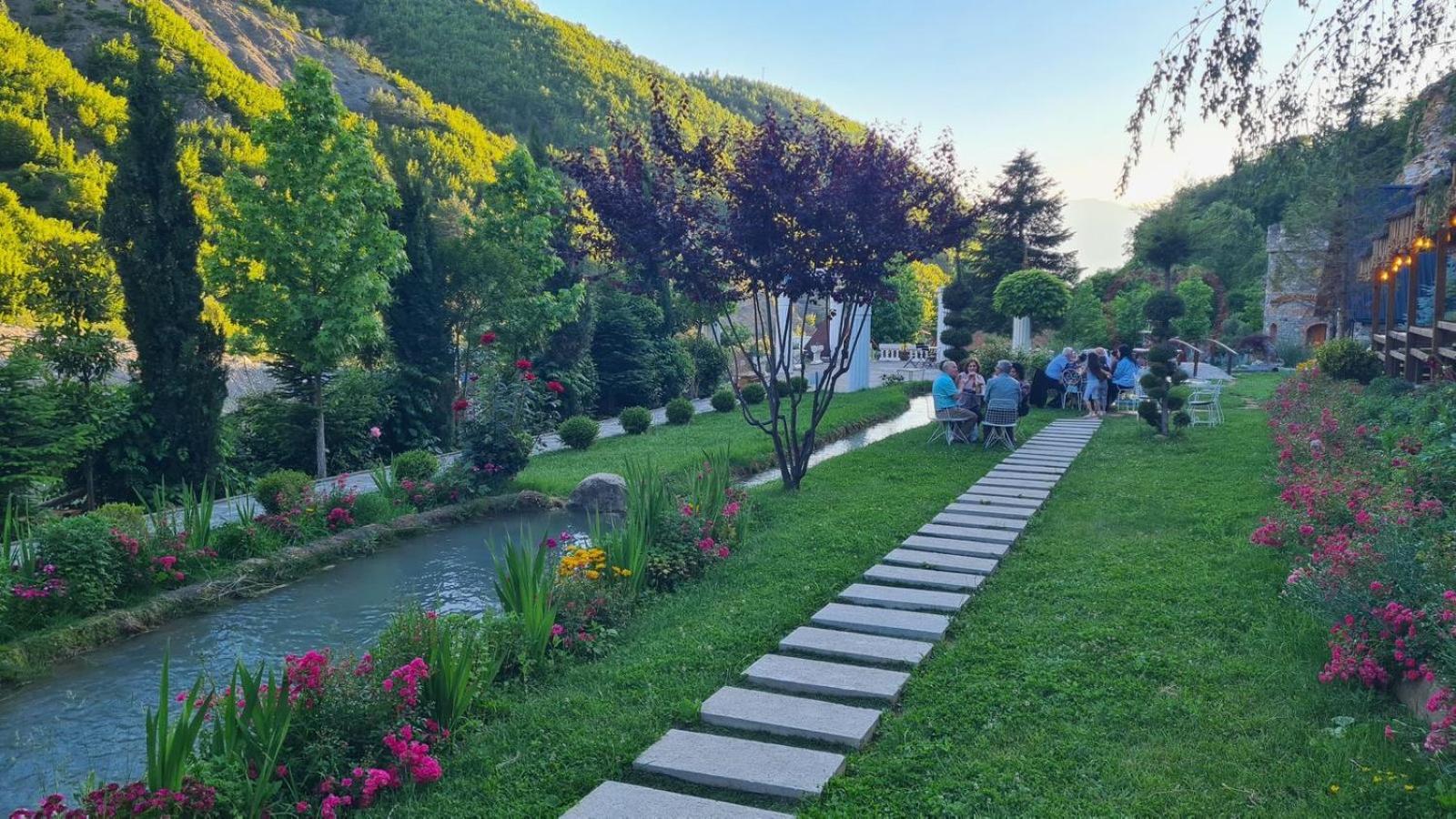 Dibra Park Agrotourism Hotel Peshkopi Exterior photo